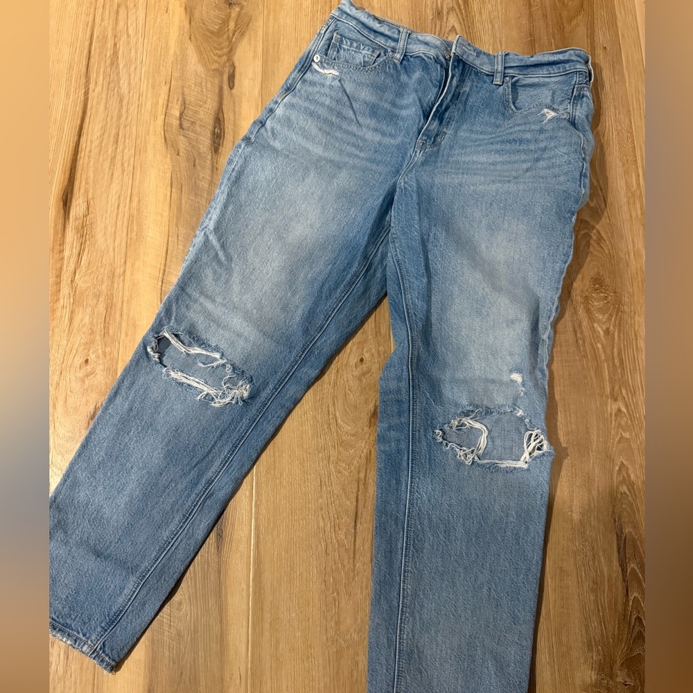 American Eagle Mom Jeans-Comfort Stretch